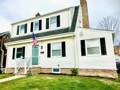 24 George St, Westerly, RI 02891