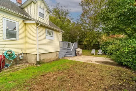 Exterior - 23 Stoddard Pl, Warwick, RI 02888 photo 2 of 3