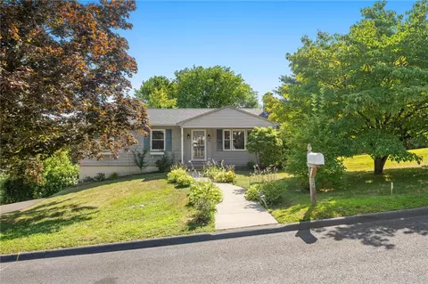 66 Tanglewood Dr, West Warwick, RI 02893