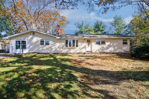 50 Circledale Dr, Cumberland, RI 02864
