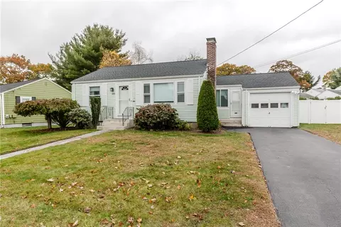 189 Poplar Dr, Cranston, RI 02920