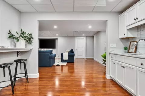 Entry Way - 25 Asylum Rd, Warren, RI 02885 photo 5 of 6