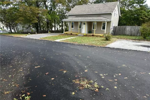 103 Summer St, Woonsocket, RI 02895