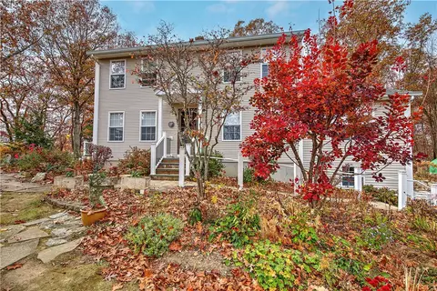 10 Ferrer Rd, Johnston, RI 02919