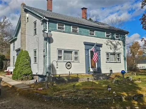 8 Lake Ct, Ashaway, RI 02804