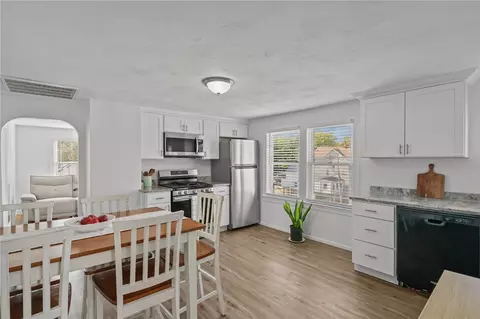 41 Henrietta St, Providence, RI 02904