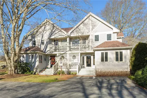 15 Hammersmith Rd #31A, Newport, RI 02840