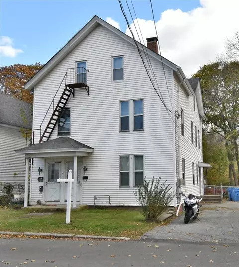 6 Cushing St, Cumberland, RI 02864