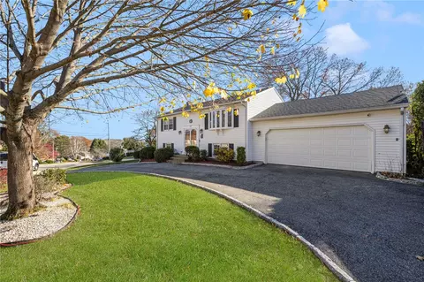 34 Silverwood Ln, West Warwick, RI 02893