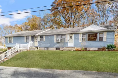 19 Cedarcrest Dr, Preston, CT 06365