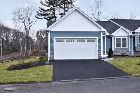 67 Stonebridge Ln #25, East Greenwich, RI 02818