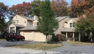 5 Nipmuc Trl #B, North Providence, RI 02904