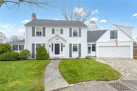 20 Elmsgate Way, Rumford, RI 02916