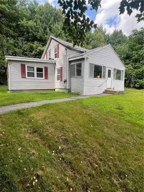 1825 Quaker St, Northbridge, MA 01534