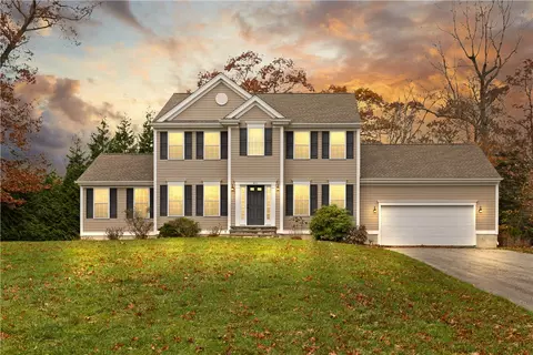 420 Cottrell Rd, Tiverton, RI 02878