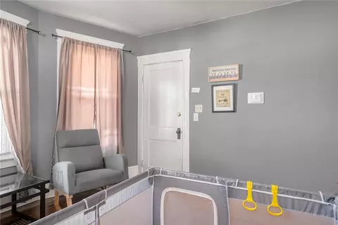 60 Fairlawn Ave, Woonsocket, RI 02895 photo 9