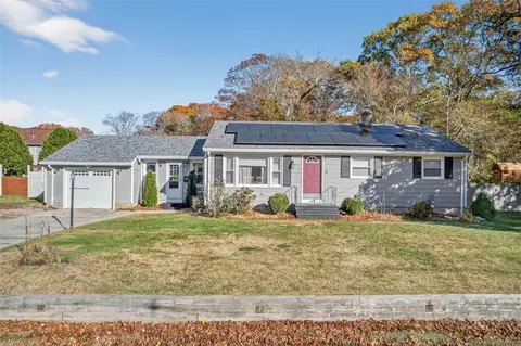 140 Promenade St, Barrington, RI 02806