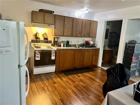 71 Hamlet Ave, Woonsocket, RI 02895 photo 5