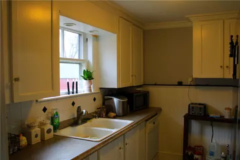 Kitchen - 67 Dexter Rd, Scituate, RI 02857 photo 1 of 3