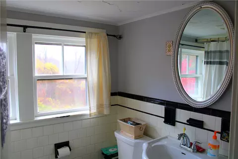 Bath - 67 Dexter Rd, Scituate, RI 02857 photo 2 of 3