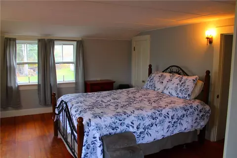Bedroom - 67 Dexter Rd, Scituate, RI 02857 photo 2 of 7
