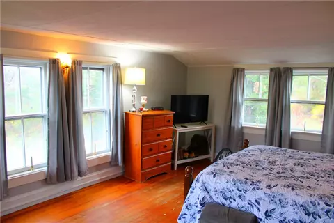Bedroom - 67 Dexter Rd, Scituate, RI 02857 photo 1 of 7