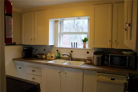 Kitchen - 67 Dexter Rd, Scituate, RI 02857 photo 2 of 3