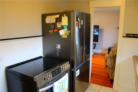 Kitchen - 67 Dexter Rd, Scituate, RI 02857 photo 3 of 3