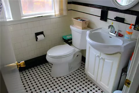 Bath - 67 Dexter Rd, Scituate, RI 02857 photo 3 of 3