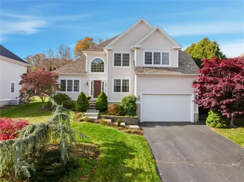 18 Susan Dr, Cumberland, RI 02864