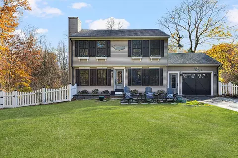 75 Hoxsie Rd, Richmond, RI 02892