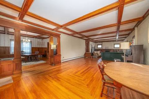 Living - 30 White Rock Road Rd, Warwick, RI 02889 photo 2 of 5