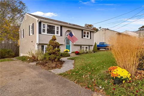 Exterior - 5 Ichabod Ln, Westerly, RI 02891 photo 2 of 9