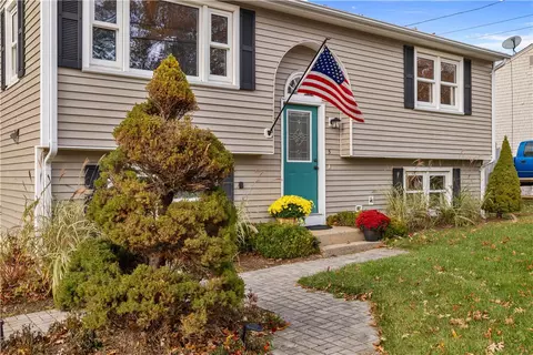 Exterior - 5 Ichabod Ln, Westerly, RI 02891 photo 4 of 9