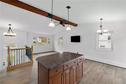 Living - 5 Ichabod Ln, Westerly, RI 02891 photo 2 of 5