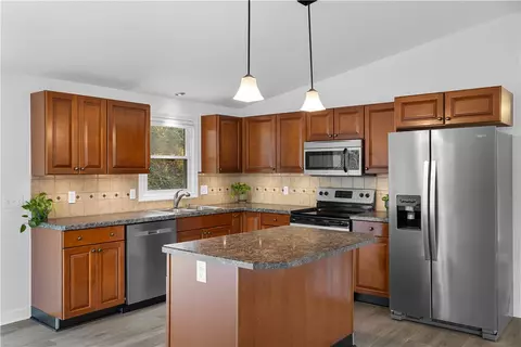 Kitchen - 5 Ichabod Ln, Westerly, RI 02891 photo 2 of 4