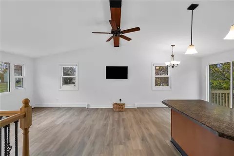 Living - 5 Ichabod Ln, Westerly, RI 02891 photo 1 of 5