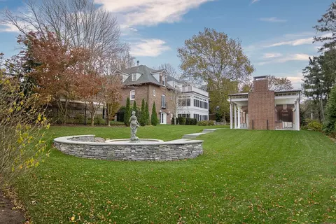 63 Coggeshall Ave, Newport, RI 02840