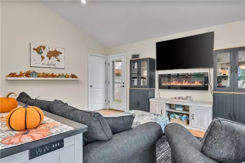 Living - 71 Northup St, Warwick, RI 02889 photo 2 of 5