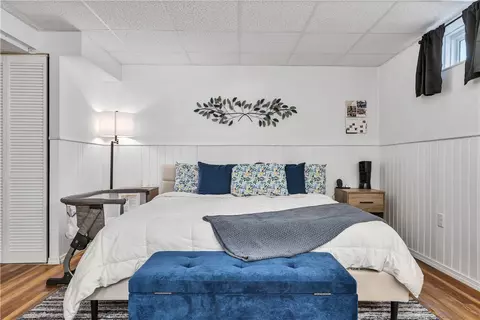 Bedroom - 71 Northup St, Warwick, RI 02889 photo 5 of 8
