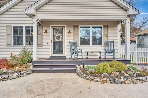 Exterior - 71 Northup St, Warwick, RI 02889 photo 2 of 8
