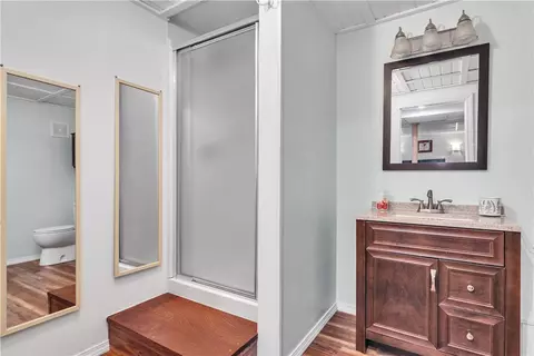 Bath - 71 Northup St, Warwick, RI 02889 photo 3 of 3