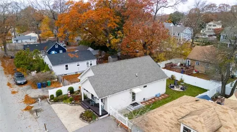 View/Area - 71 Northup St, Warwick, RI 02889 photo 2 of 4