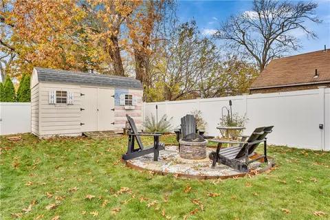 Exterior - 71 Northup St, Warwick, RI 02889 photo 7 of 8