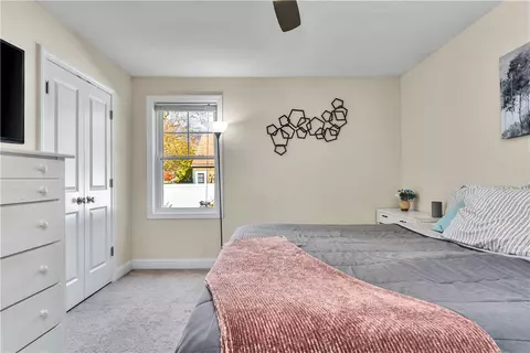 Bedroom - 71 Northup St, Warwick, RI 02889 photo 3 of 8