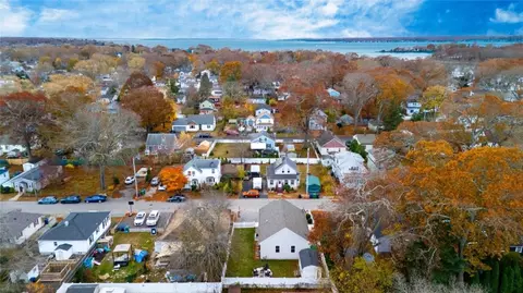 View/Area - 71 Northup St, Warwick, RI 02889 photo 3 of 4