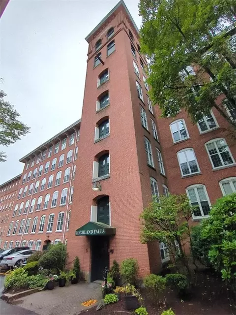 2 School St #311, Lincoln, RI 02865