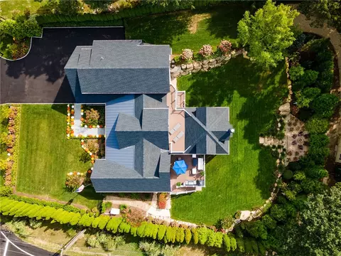 View/Area - 33 Stuart St, Westerly, RI 02891 photo 1 of 2