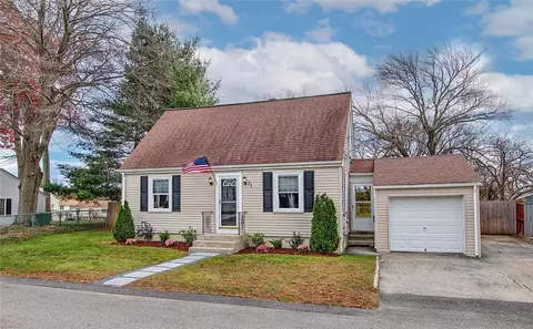 31 Columbus Ave, North Providence, RI 02911
