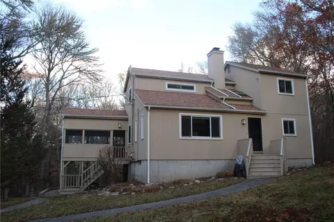 129 Peckham Hollow Rd, Charlestown, RI 02813